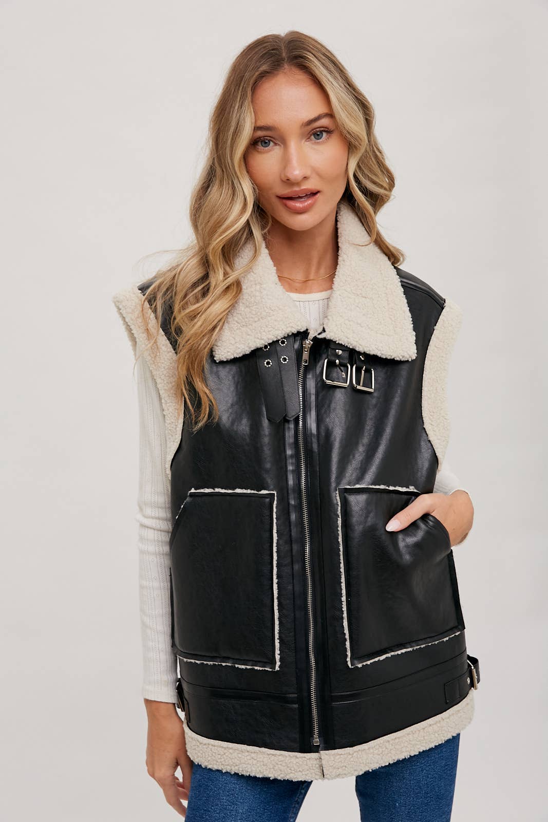 VIP【送料関税込】BOTTEGA VENETA LEAHTER SHEARLING VEST Bottega Veneta Zip-up Leather Jacket With Shearling Collar